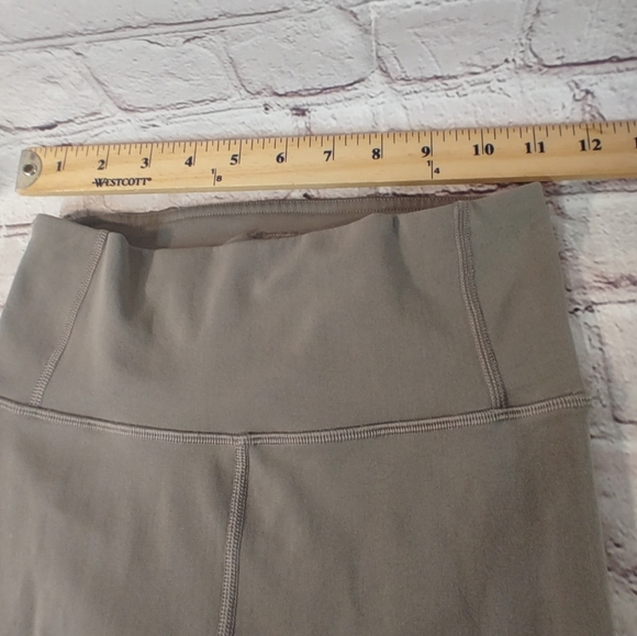 Lululemon Subtle Olive Green Latice Leggings 6 - Picture 11 of 15